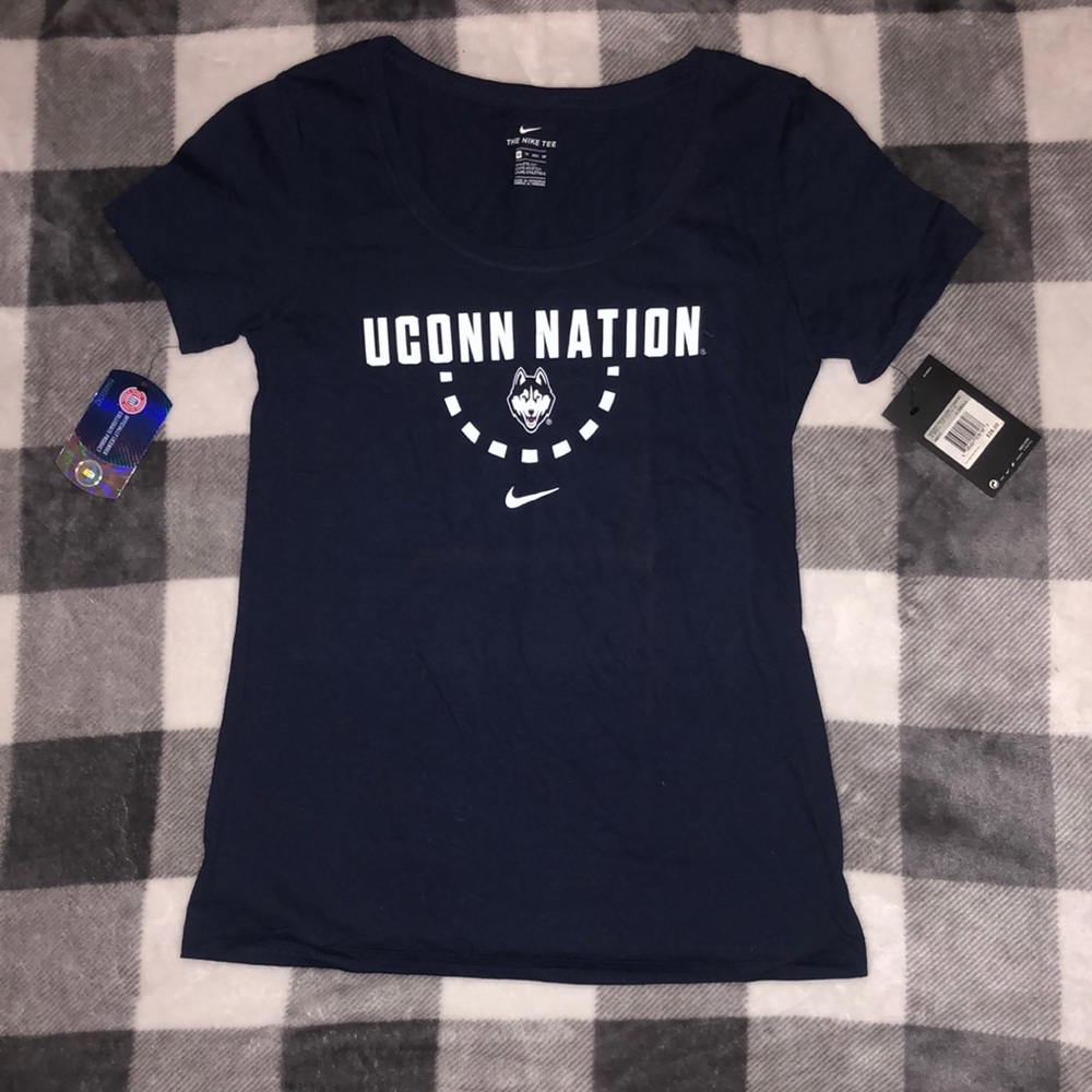 NWT Nike Uconn T-shirt